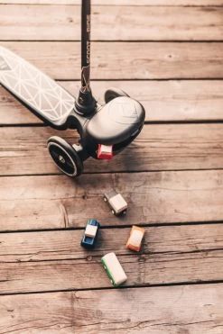 Scoot And Ride Brown Lines Highwaykick 2 Step SR-96526 -Baby Verkoop Scoot and Ride Brown Lines Highwaykick 2 Step SR 96526 .sfeer 3