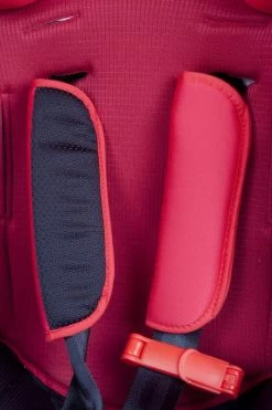 Babygo Protect Red Autostoel 9-36 Kg 3803 14 Babygo Protect Red Autostoel 9-36 Kg 3803 -Baby Verkoop i no380 3 protect rubberdots1