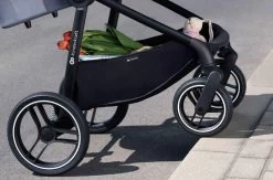 Kinderkraft Nea Midnight Black 2-in-1 Kinderwagen KSNEA000BLK2000 24 Kinderkraft Nea Midnight Black 2-in-1 Kinderwagen KSNEA000BLK2000 -Baby Verkoop kinderkraft nea 2 in 1 kinderwagen sfeer 8