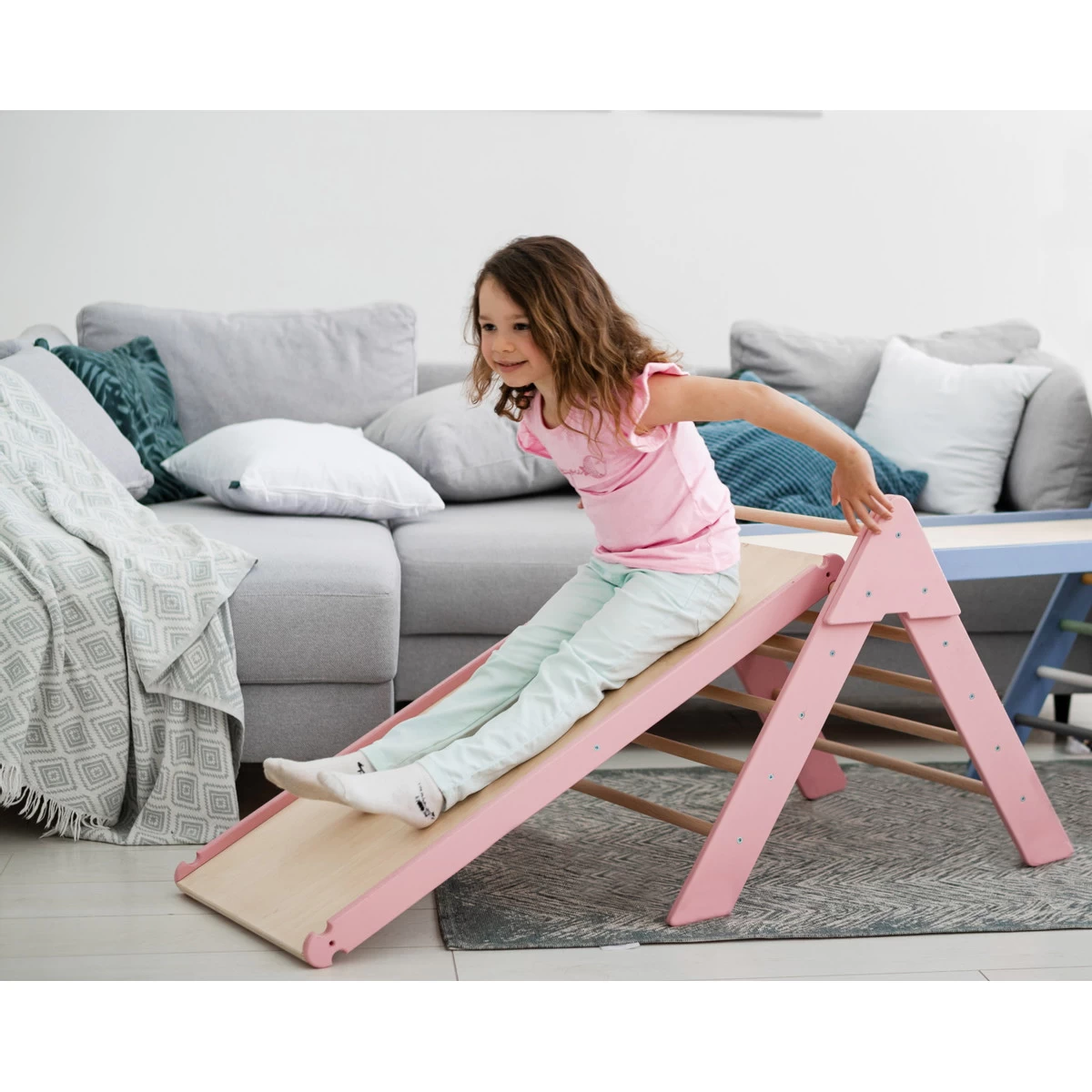 Luna Toys Roze Houten Klimrek Met Glijbaan LU-36974 7 Luna Toys Roze Houten Klimrek Met Glijbaan LU-36974 - Afbeelding 7