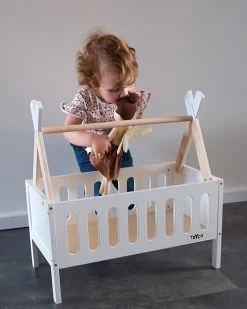 Tryco Tipi Houten Poppenbed TR-353013 7 Tryco Tipi Houten Poppenbed TR-353013 -Baby Verkoop tr 353013 tryco wooden tipi doll bed 02